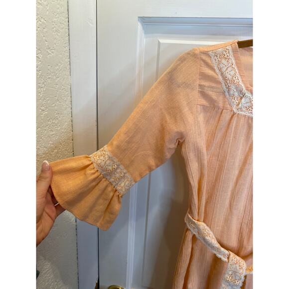 VINTAGE X 60s 70s Peach Lace Prairie Ruffle Belted Gown Small - Picture 6 of 9